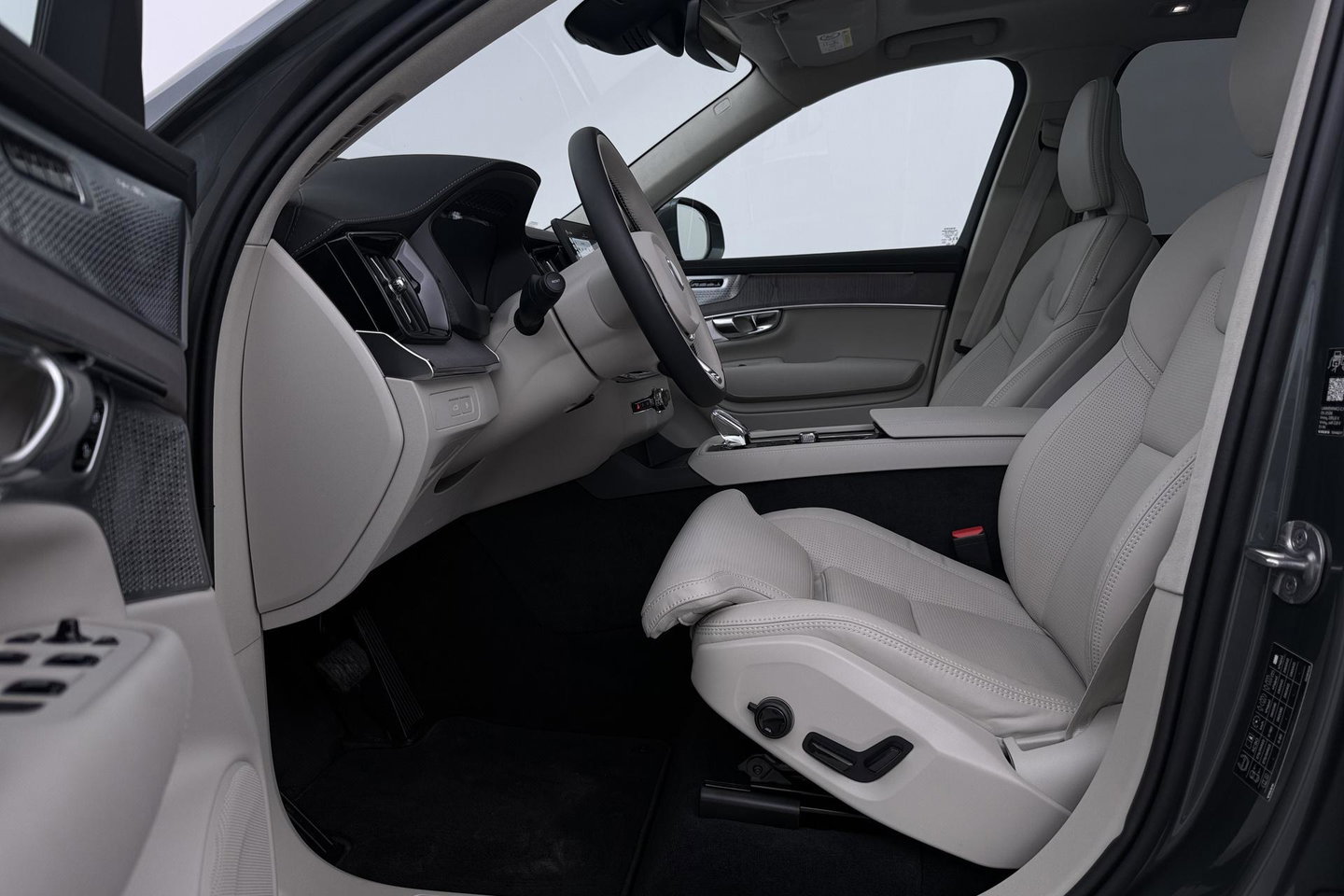 Volvo XC90 T8 Ultra Bright | Bowers&Wilkins | Luchtvering | Trekhaak | Panoramadak | 360° Camera | Massage | Stoelventilatie | 22 Inch