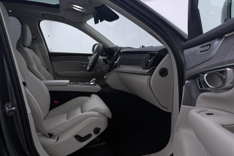 Volvo XC90 T8 Ultra Bright | Bowers&Wilkins | Luchtvering | Trekhaak | Panoramadak | 360° Camera | Massage | Stoelventilatie | 22 Inch