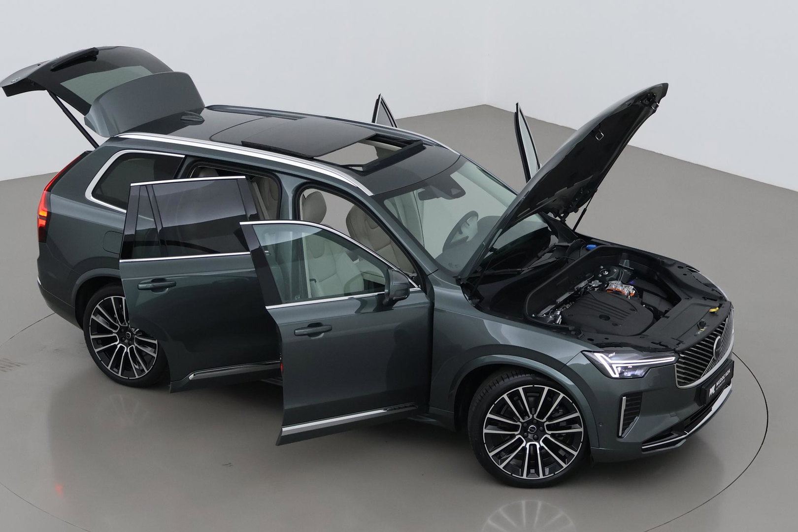 Volvo XC90 T8 Ultra Bright | Bowers&Wilkins | Luchtvering | Trekhaak | Panoramadak | 360° Camera | Massage | Stoelventilatie | 22 Inch