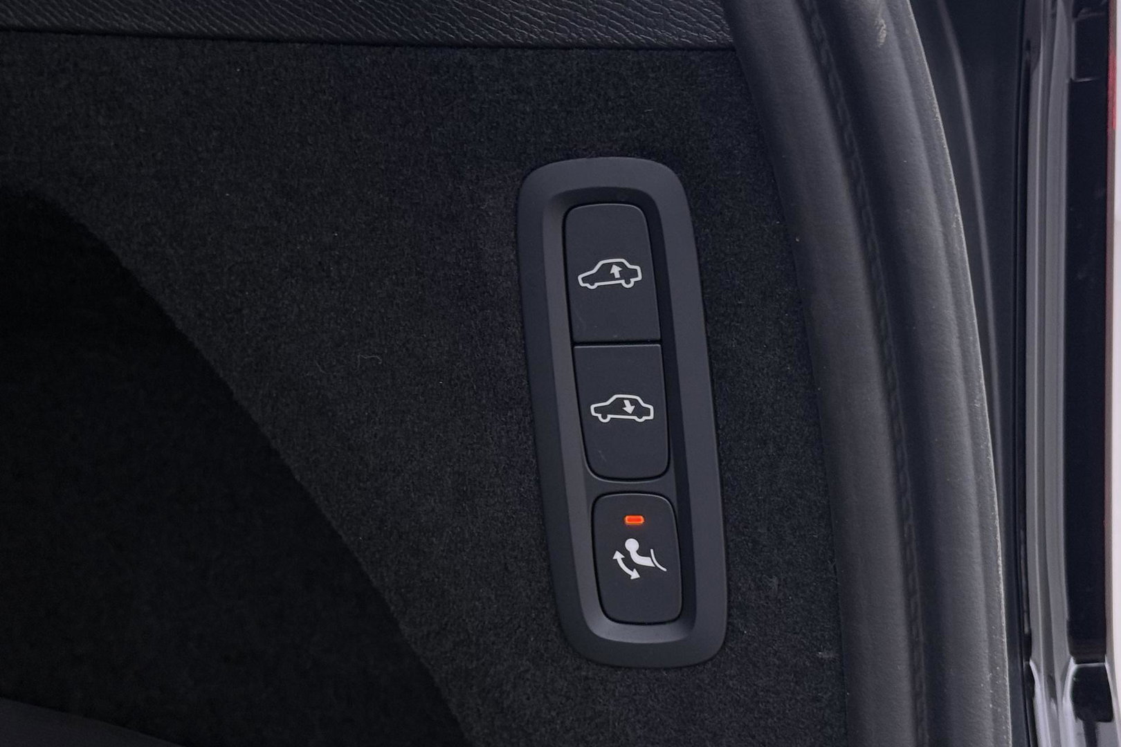 Volvo XC90 T8 Ultra Bright | Bowers&Wilkins | Luchtvering | Trekhaak | Panoramadak | 360° Camera | Massage | Stoelventilatie | 22 Inch