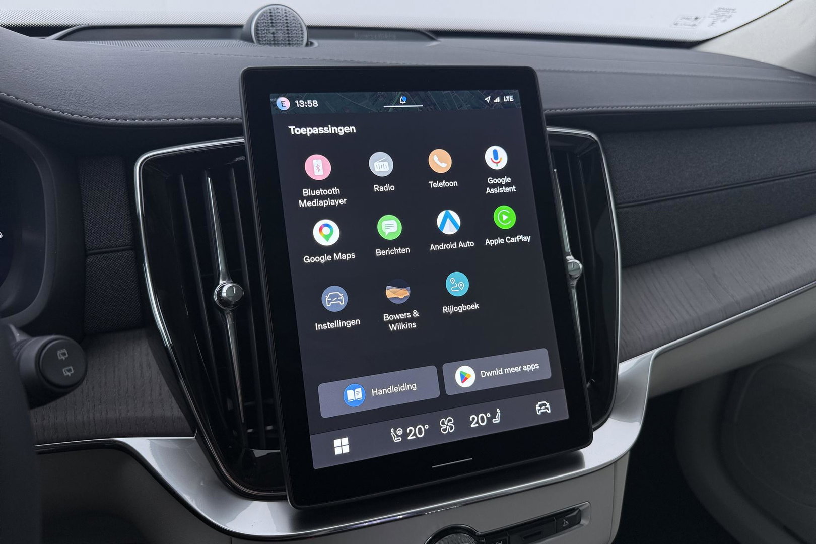 Volvo XC90 T8 Ultra Bright | Bowers&Wilkins | Luchtvering | Trekhaak | Panoramadak | 360° Camera | Massage | Stoelventilatie | 22 Inch
