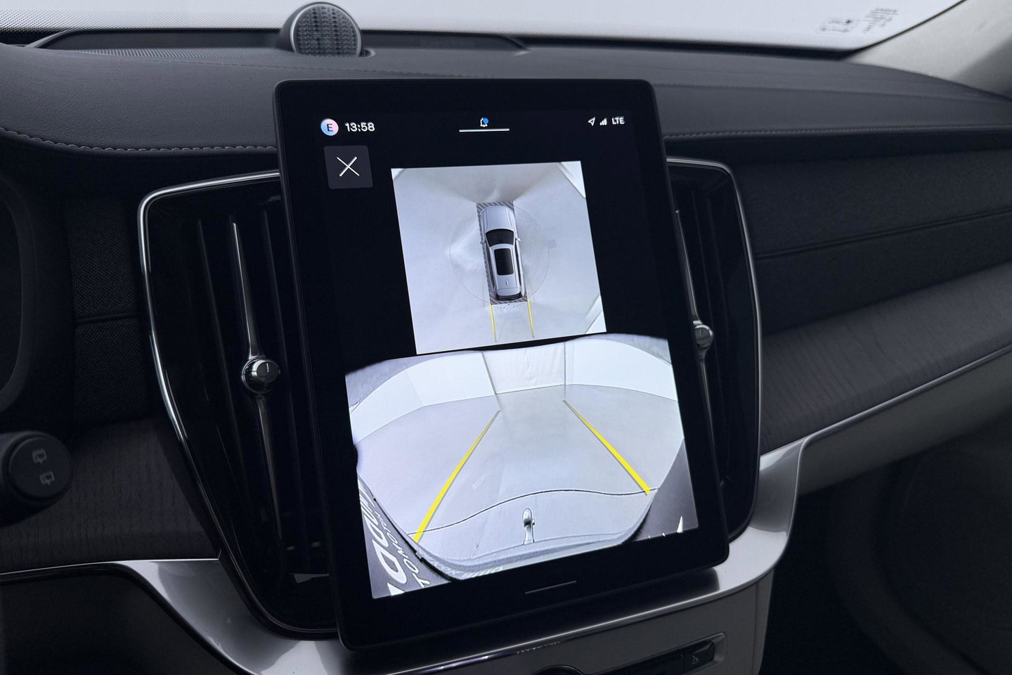 Volvo XC90 T8 Ultra Bright | Bowers&Wilkins | Luchtvering | Trekhaak | Panoramadak | 360° Camera | Massage | Stoelventilatie | 22 Inch