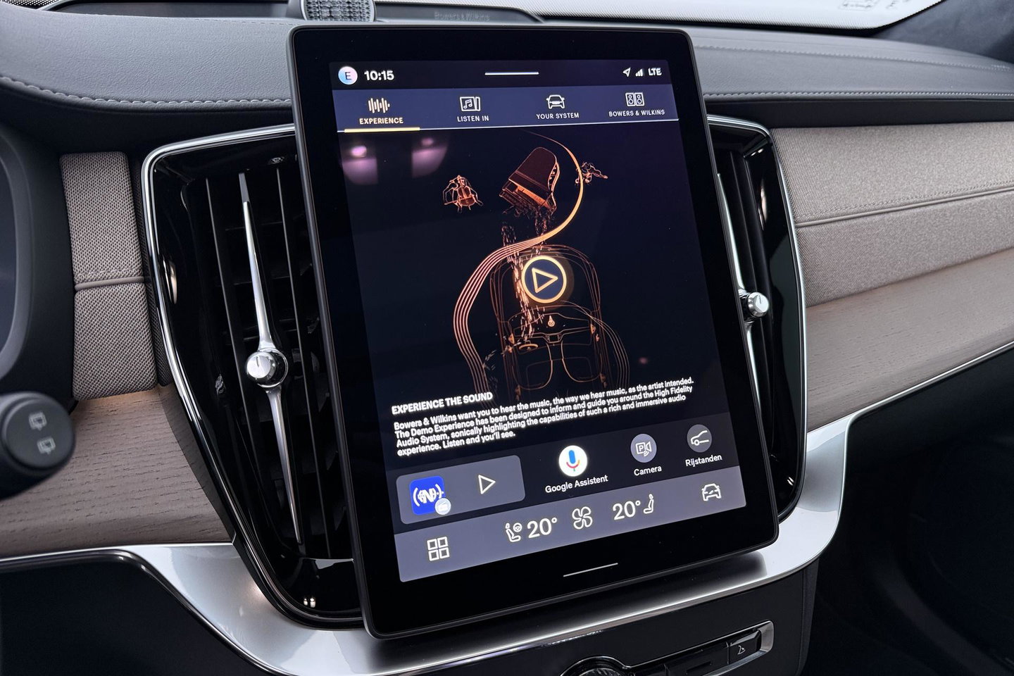 Volvo XC90 T8 Ultra Bright | MY27 | Bowers&Wilkins | Luchtvering | Panoramadak | 360° Camera | Trekhaak | Massage | Head-Up | 22 Inch