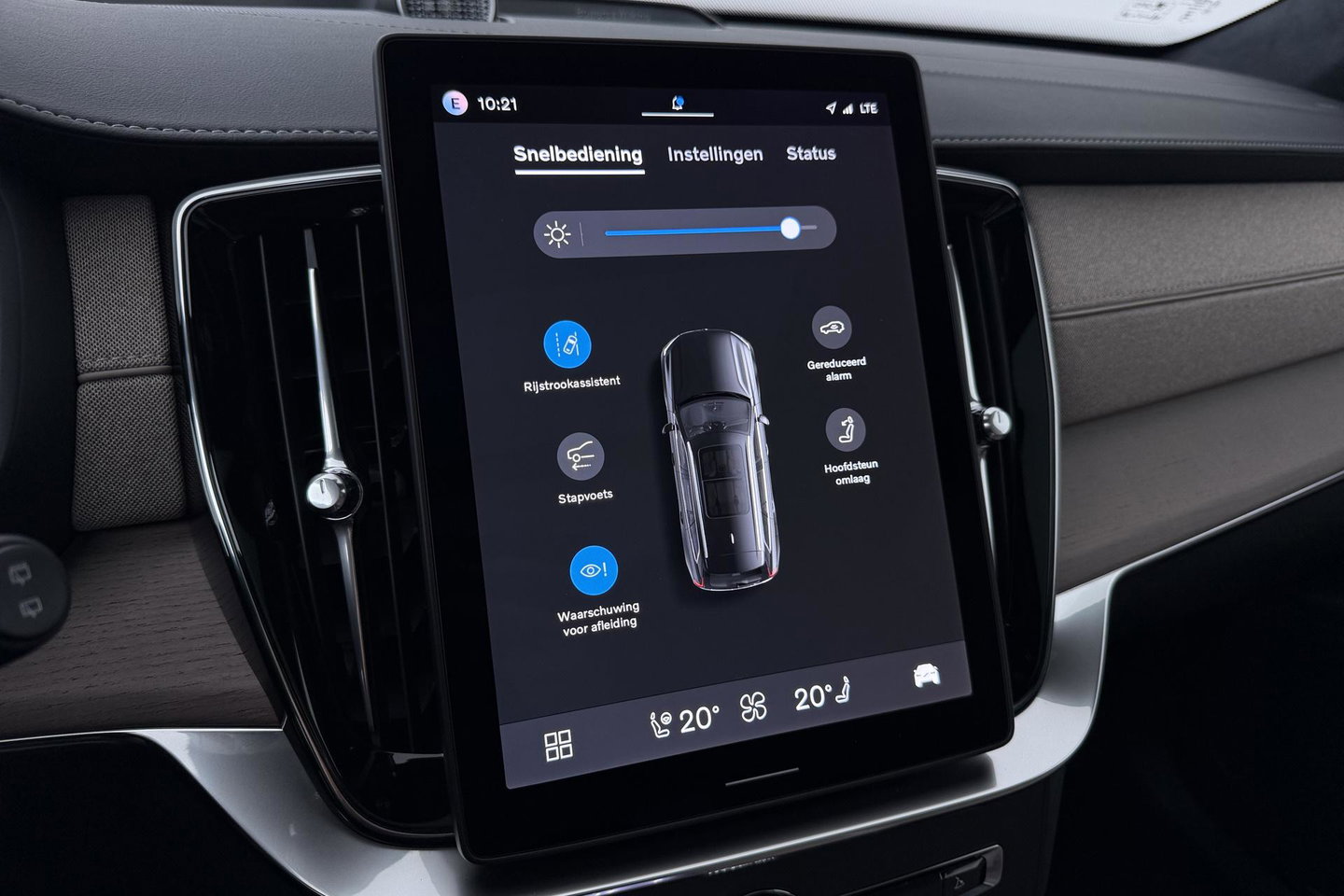 Volvo XC90 T8 Ultra Bright | MY27 | Bowers&Wilkins | Luchtvering | Panoramadak | 360° Camera | Trekhaak | Massage | Head-Up | 22 Inch