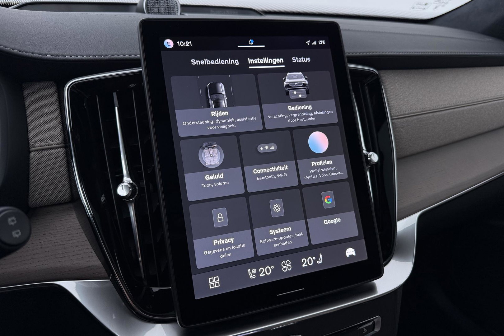Volvo XC90 T8 Ultra Bright | MY27 | Bowers&Wilkins | Luchtvering | Panoramadak | 360° Camera | Trekhaak | Massage | Head-Up | 22 Inch