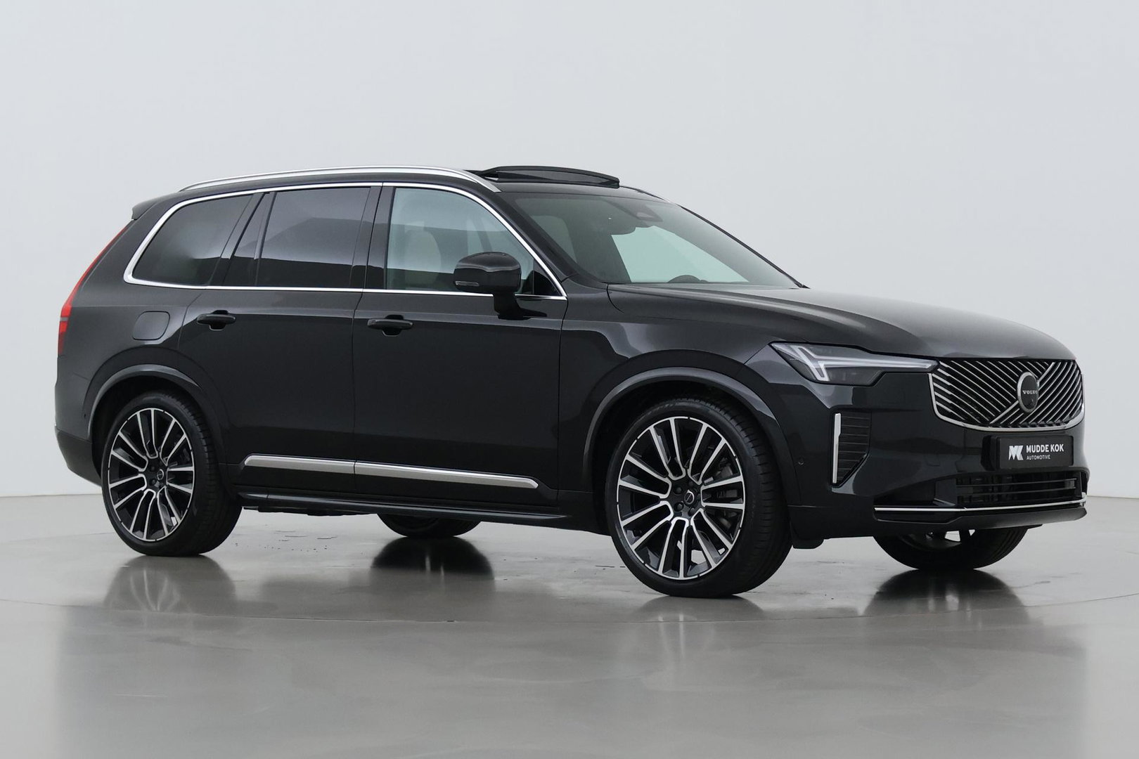 Volvo XC90 T8 Ultra Bright | MY27 | Bowers&Wilkins | Luchtvering | Panoramadak | 360° Camera | Trekhaak | Massage | Head-Up | 22 Inch