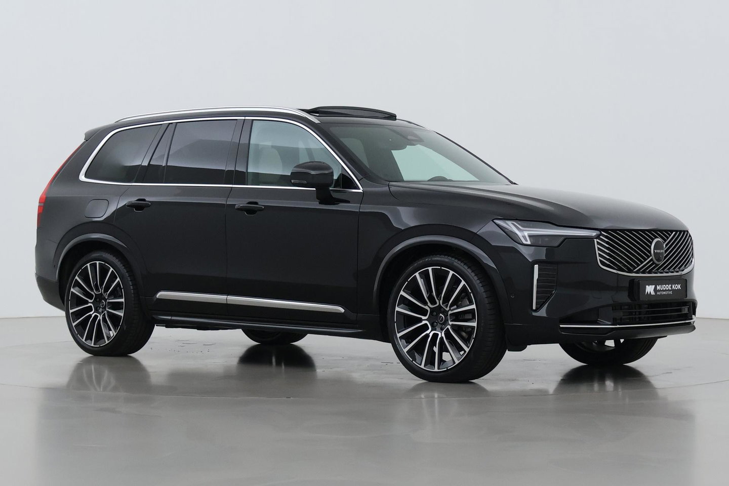 Volvo XC90 T8 Ultra Bright | MY27 | Bowers&Wilkins | Luchtvering | Panoramadak | 360° Camera | Trekhaak | Massage | Head-Up | 22 Inch