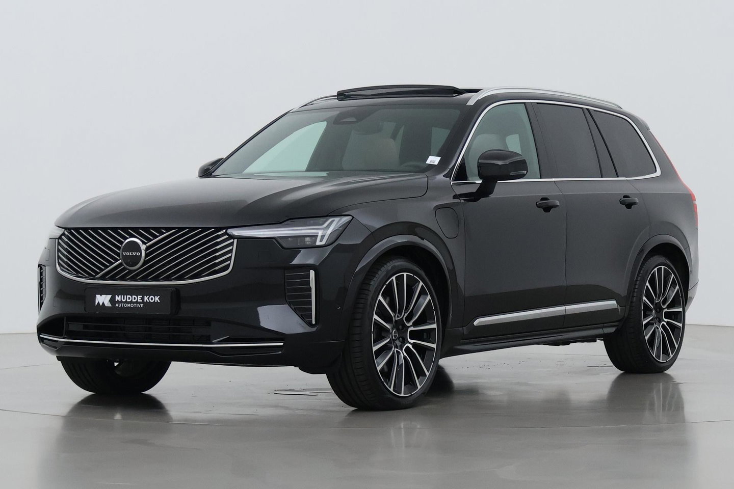 Volvo XC90 T8 Ultra Bright | MY27 | Bowers&Wilkins | Luchtvering | Panoramadak | 360° Camera | Trekhaak | Massage | Head-Up | 22 Inch