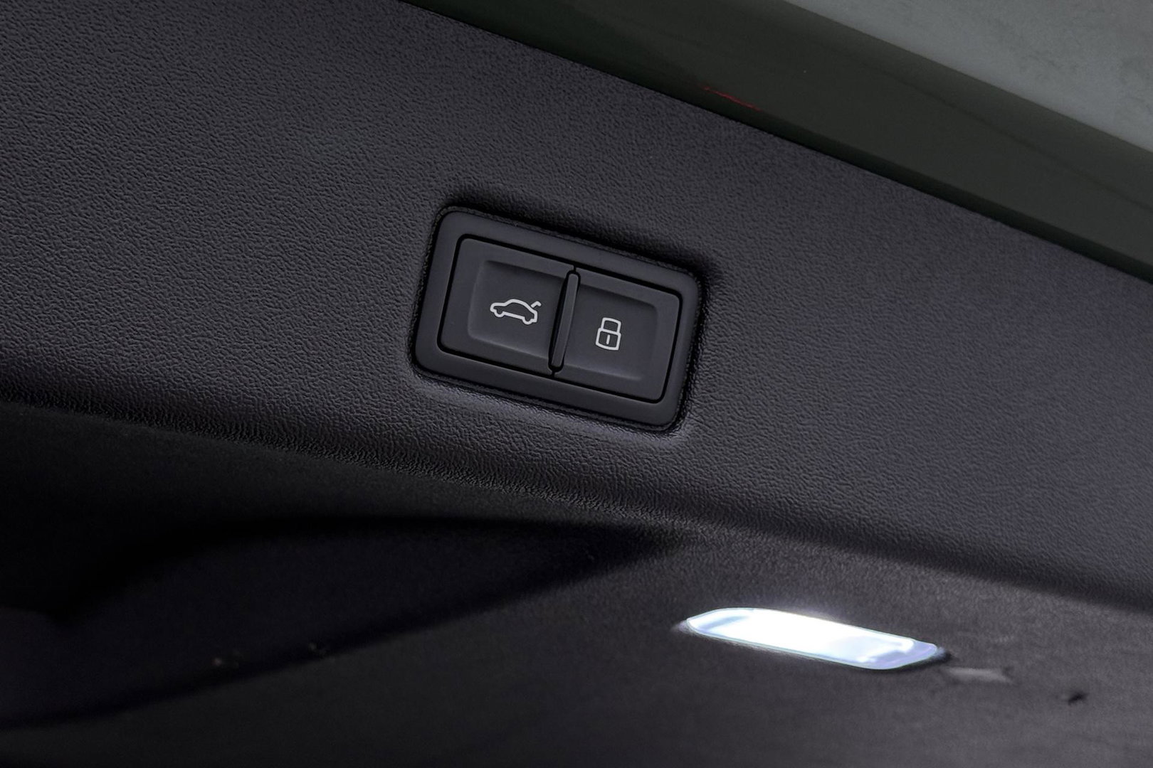 Audi Q5 2.0 TFSI e-Hybrid Quattro S Edition | FACELIFT | ACC | Trekhaak | 360° Camera | Tech Plus | Matrix LED | Keyless | Getint glas