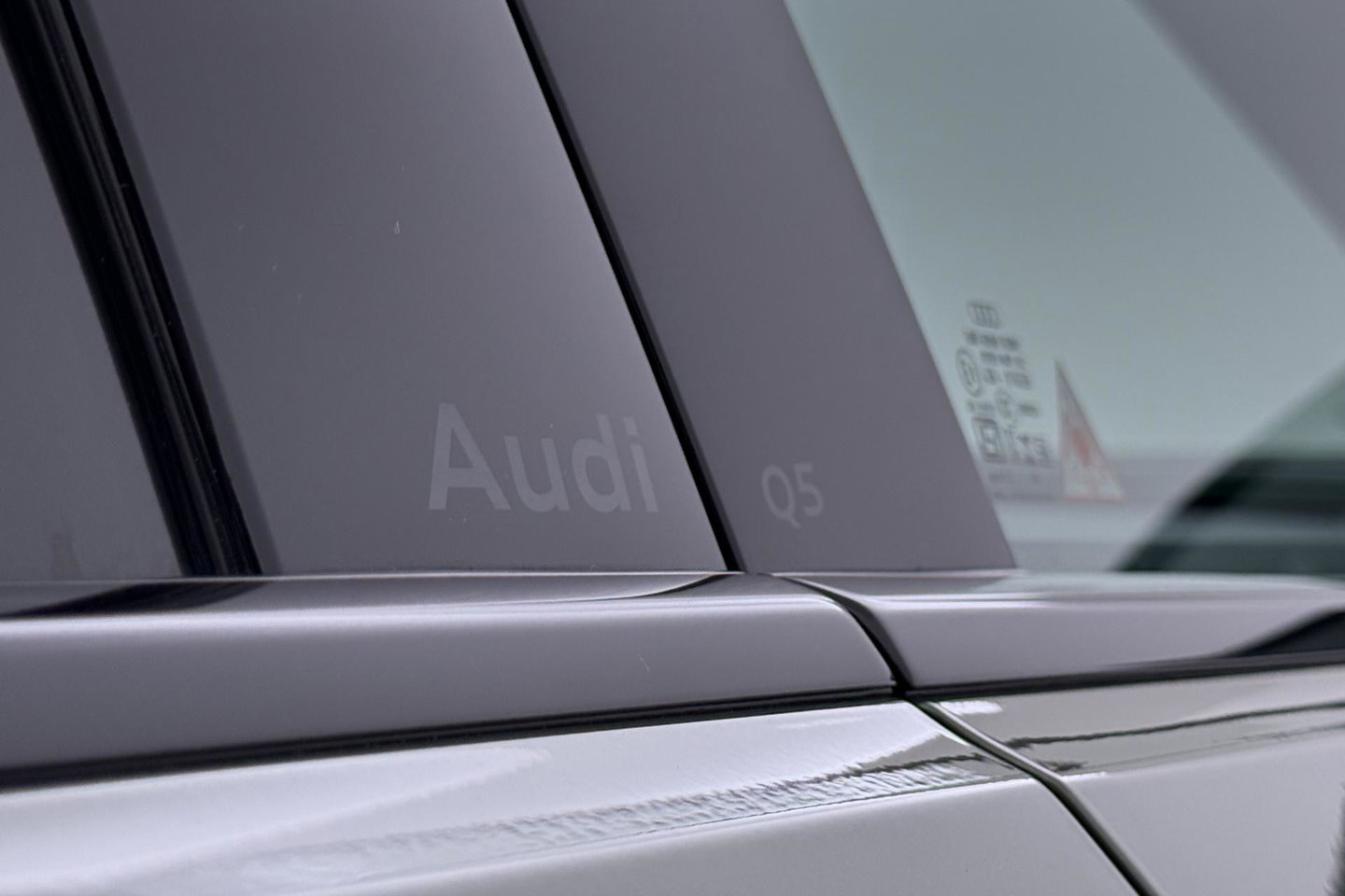 Audi Q5 2.0 TFSI e-Hybrid Quattro S Edition | FACELIFT | ACC | Trekhaak | 360° Camera | Tech Plus | Matrix LED | Keyless | Getint glas
