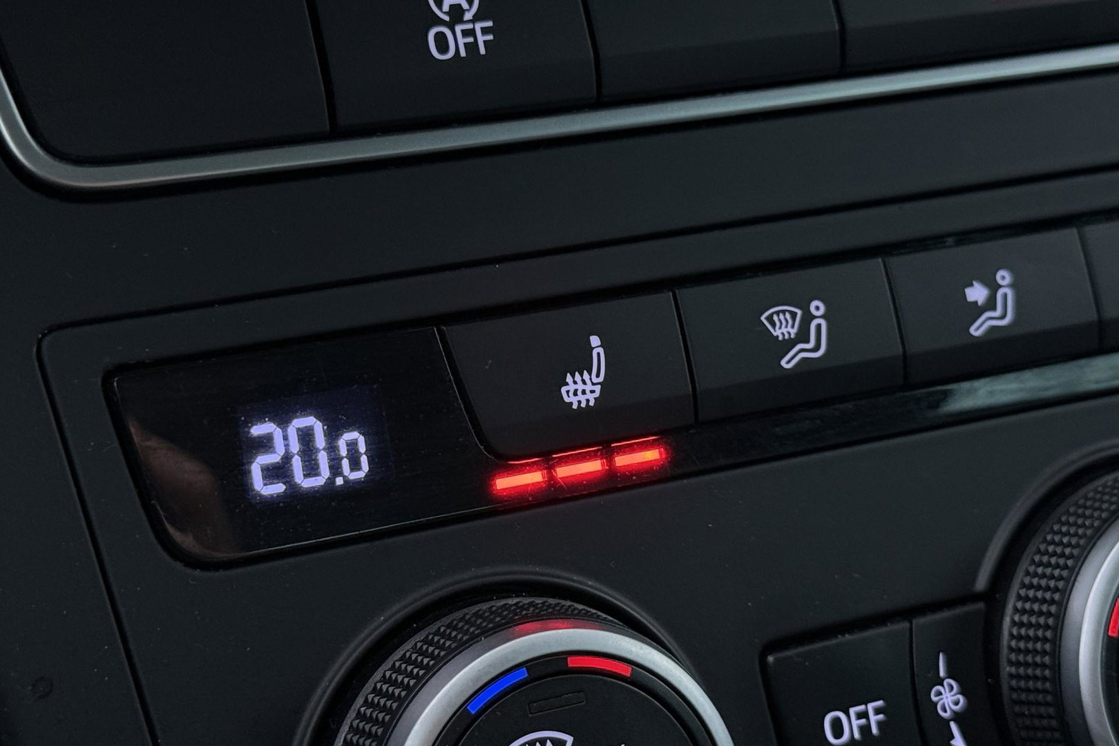 SEAT Ateca 1.5 TSI Style Business Intense | Trekhaak | Stoel+Stuurverwarming | Getint glas | Navigatie | | LED | Cruise Control