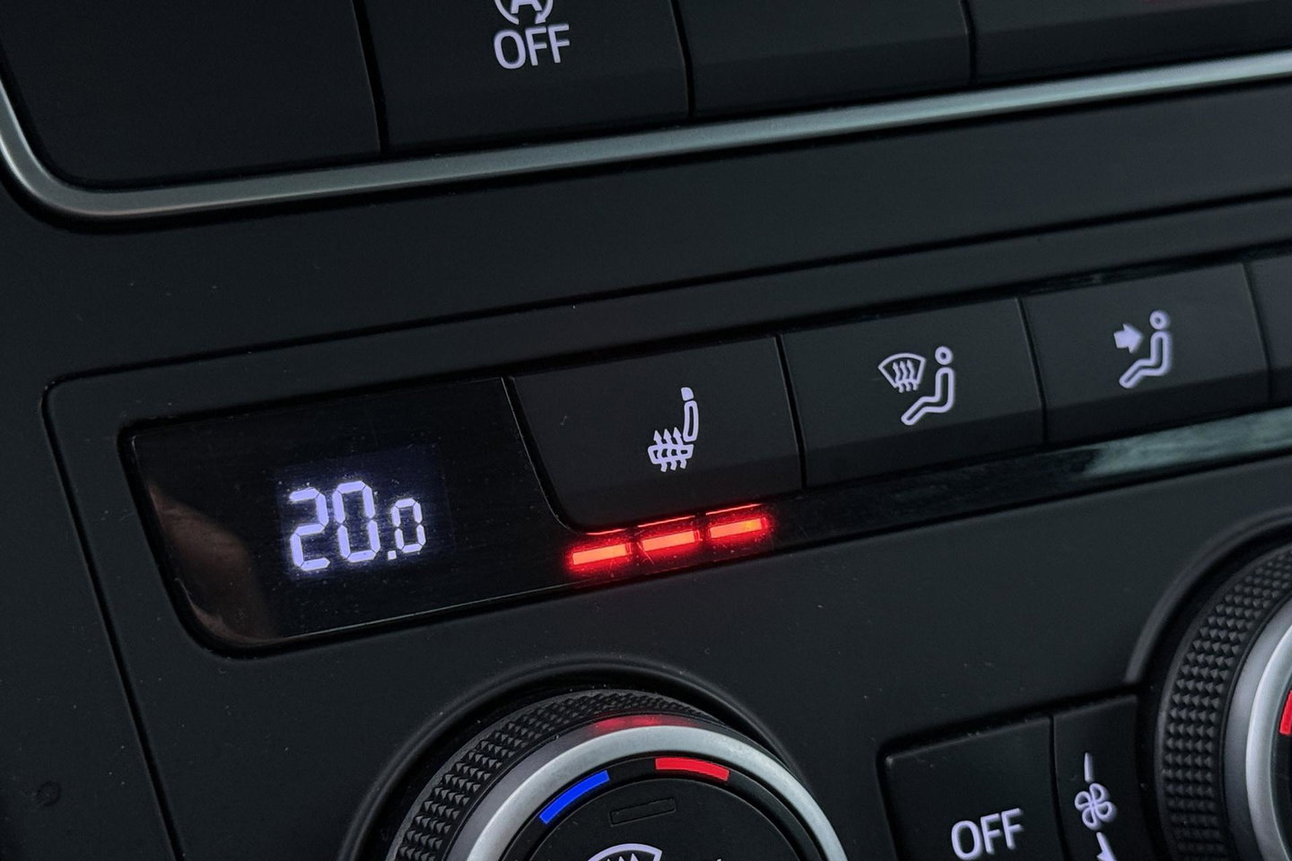 SEAT Ateca 1.5 TSI Style Business Intense | Trekhaak | Stoel+Stuurverwarming | Getint glas | Navigatie | | LED | Cruise Control