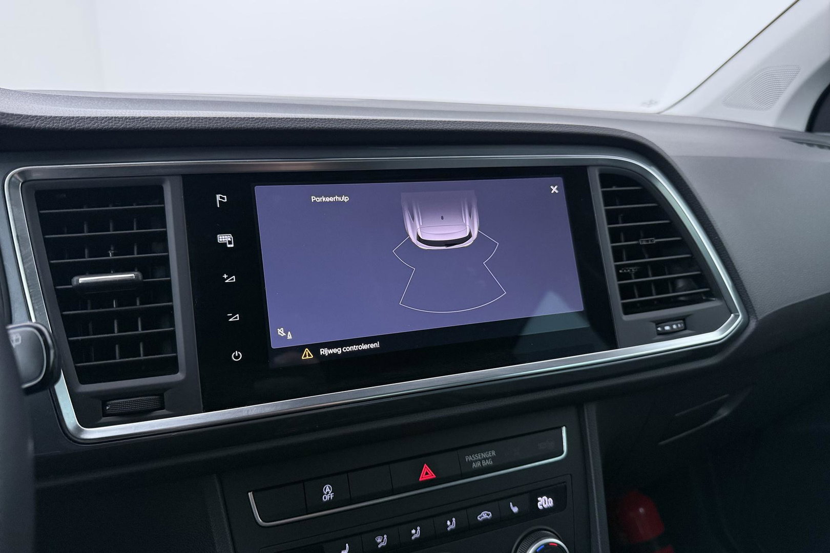 SEAT Ateca 1.5 TSI Style Business Intense | Trekhaak | Stoel+Stuurverwarming | Getint glas | Navigatie | | LED | Cruise Control