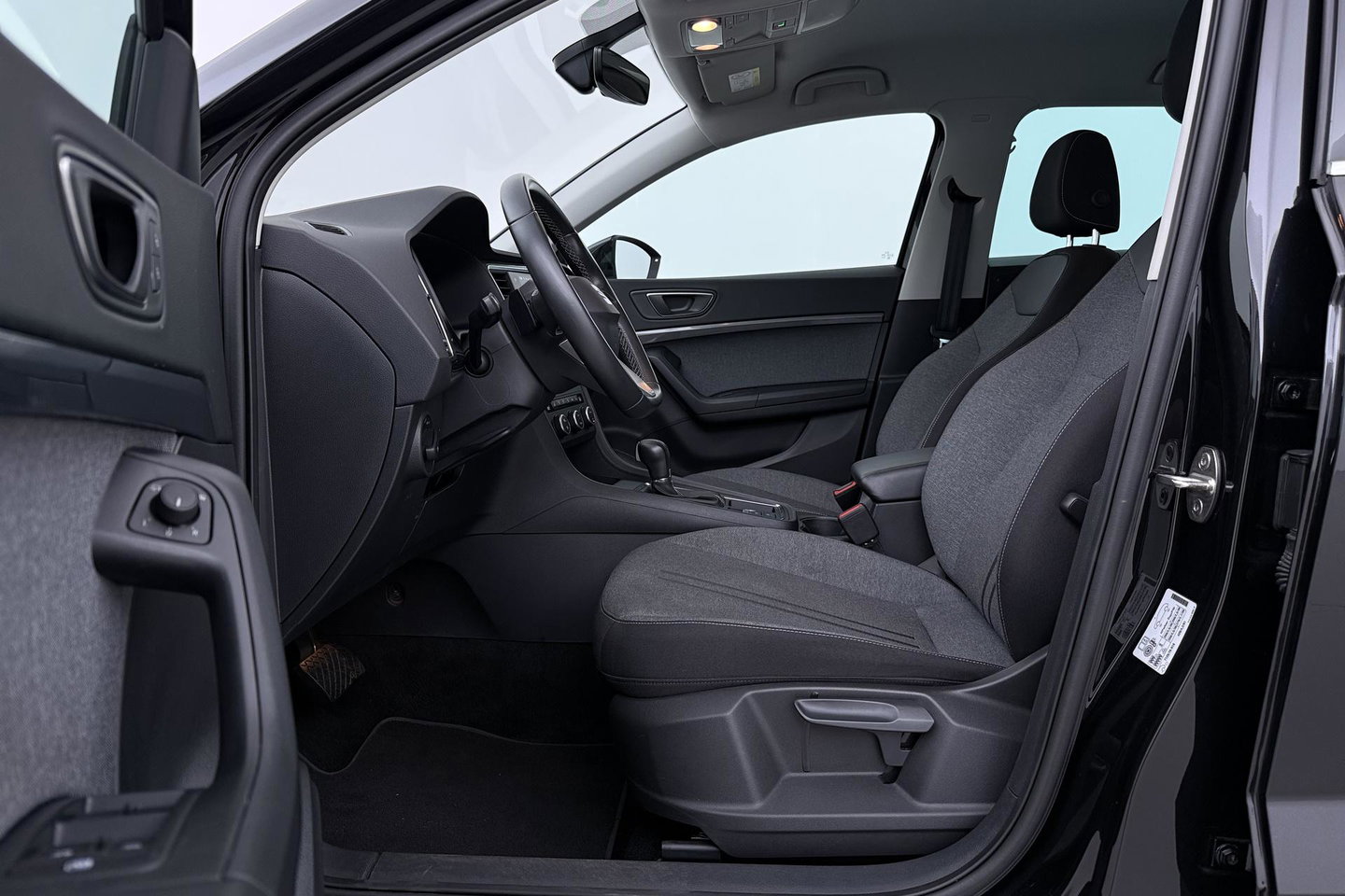 SEAT Ateca 1.5 TSI Style Business Intense | Trekhaak | Stoel+Stuurverwarming | Getint glas | Navigatie | | LED | Cruise Control