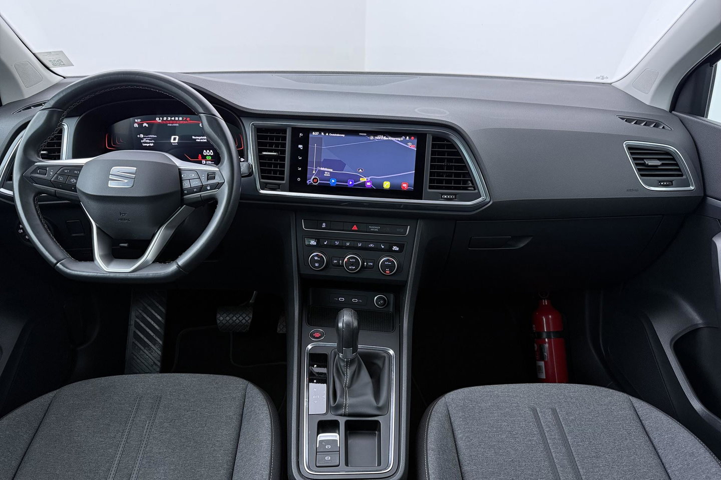 SEAT Ateca 1.5 TSI Style Business Intense | Trekhaak | Stoel+Stuurverwarming | Getint glas | Navigatie | | LED | Cruise Control