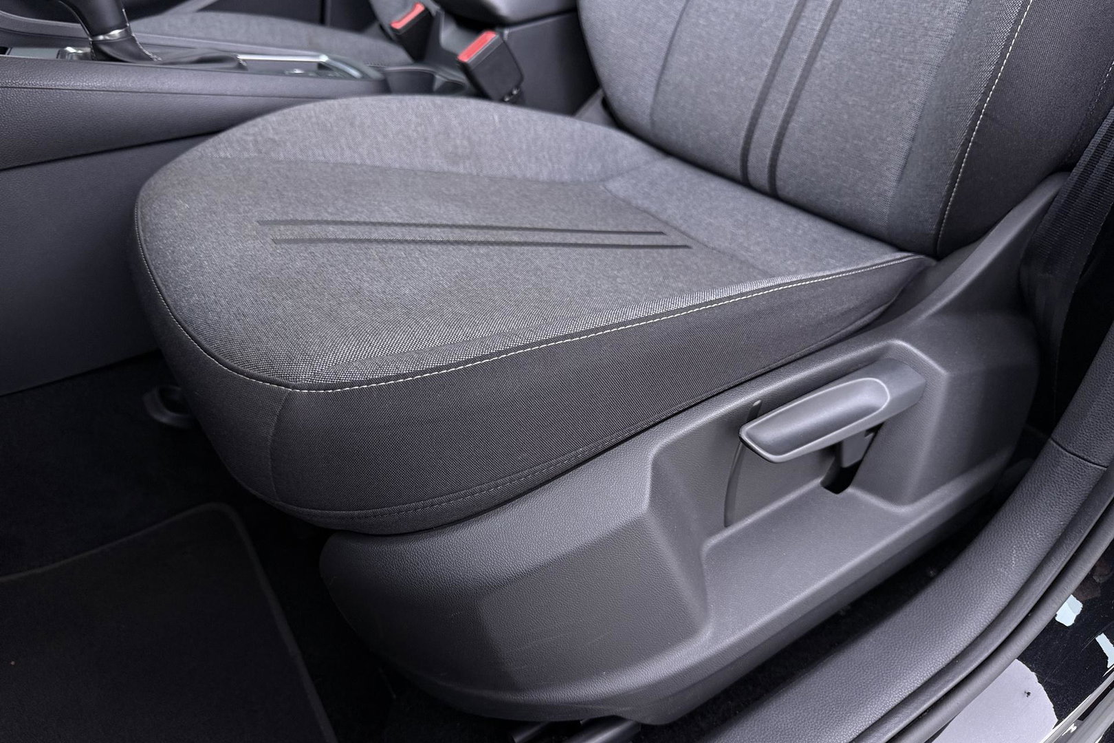 SEAT Ateca 1.5 TSI Style Business Intense | Trekhaak | Stoel+Stuurverwarming | Getint glas | Navigatie | | LED | Cruise Control