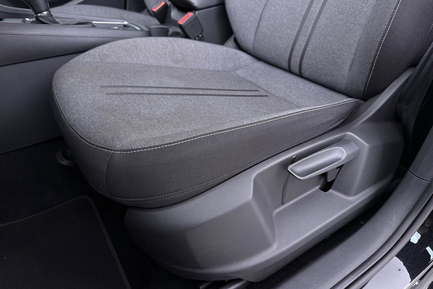 SEAT Ateca 1.5 TSI Style Business Intense | Trekhaak | Stoel+Stuurverwarming | Getint glas | Navigatie | | LED | Cruise Control