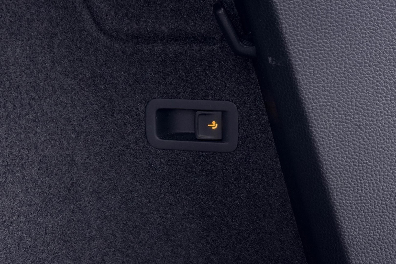 SEAT Ateca 1.5 TSI Style Business Intense | Trekhaak | Stoel+Stuurverwarming | Getint glas | Navigatie | | LED | Cruise Control