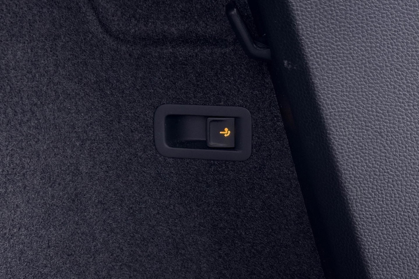 SEAT Ateca 1.5 TSI Style Business Intense | Trekhaak | Stoel+Stuurverwarming | Getint glas | Navigatie | | LED | Cruise Control