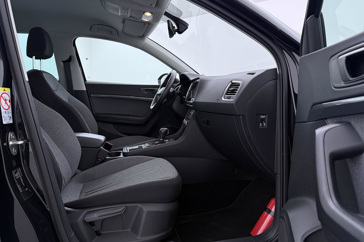 SEAT Ateca 1.5 TSI Style Business Intense | Trekhaak | Stoel+Stuurverwarming | Getint glas | Navigatie | | LED | Cruise Control