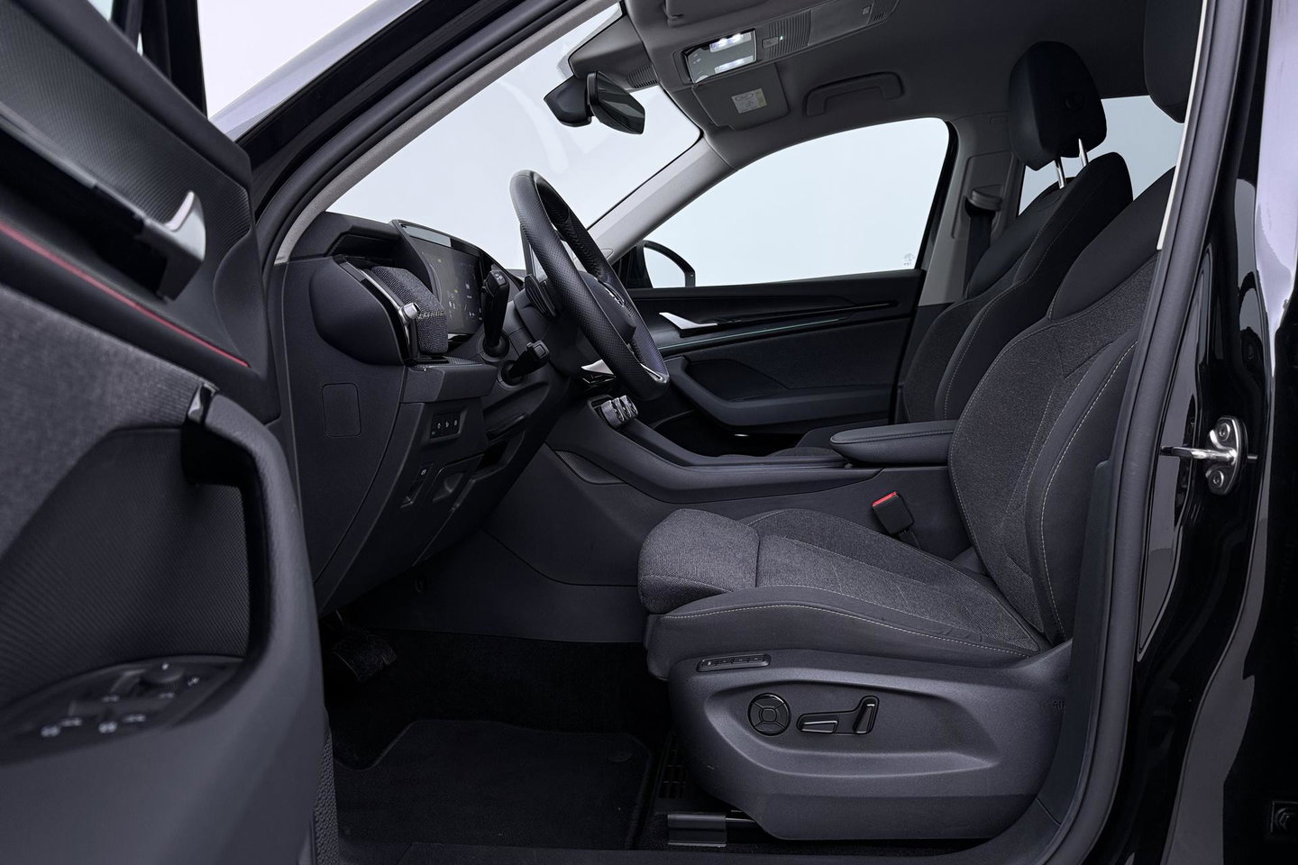 Škoda Kodiaq 1.5 TSI MHEV Tour Edition | ACC | Trekhaak | Memory | Keyless | Camera | Stoelverwarming | Getint glas | LED | 20 Inch