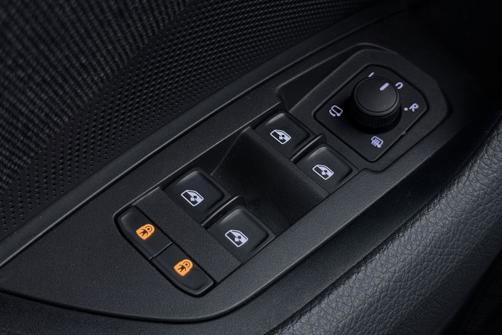 Škoda Kodiaq 1.5 TSI MHEV Tour Edition | ACC | Trekhaak | Memory | Keyless | Camera | Stoelverwarming | Getint glas | LED | 20 Inch