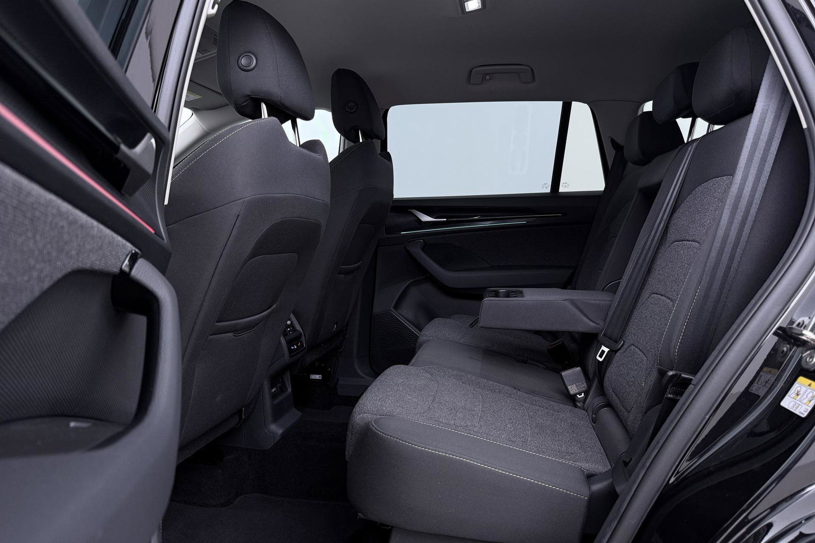Škoda Kodiaq 1.5 TSI MHEV Tour Edition | ACC | Trekhaak | Memory | Keyless | Camera | Stoelverwarming | Getint glas | LED | 20 Inch