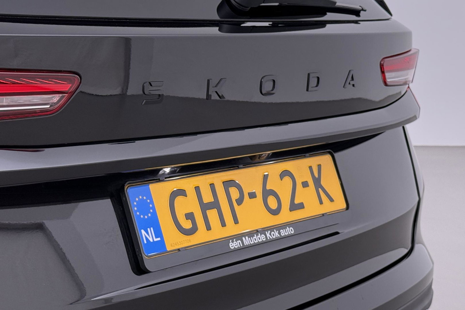 Škoda Kodiaq 1.5 TSI MHEV Tour Edition | ACC | Trekhaak | Memory | Keyless | Camera | Stoelverwarming | Getint glas | LED | 20 Inch