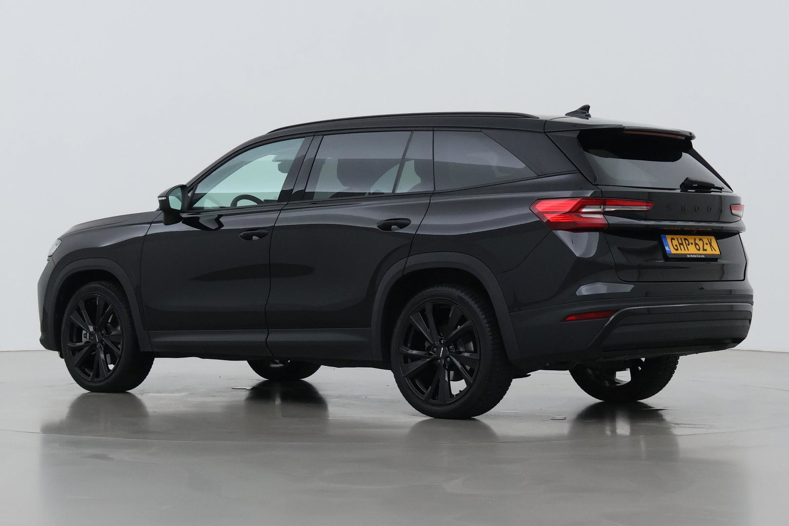 Škoda Kodiaq 1.5 TSI MHEV Tour Edition | ACC | Trekhaak | Memory | Keyless | Camera | Stoelverwarming | Getint glas | LED | 20 Inch