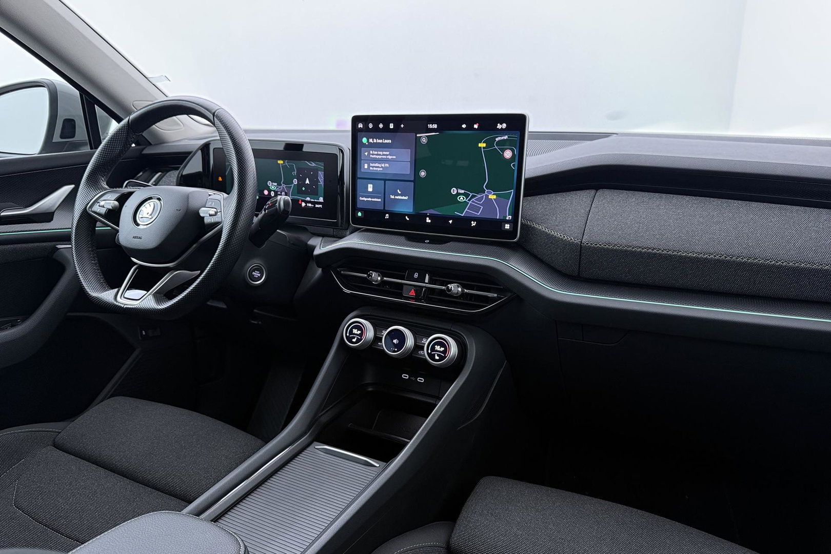 Škoda Kodiaq 1.5 TSI MHEV Tour Edition | ACC | Trekhaak | Keyless | Camera | Stoelverwarming | Memory | Getint glas | 20 Inch