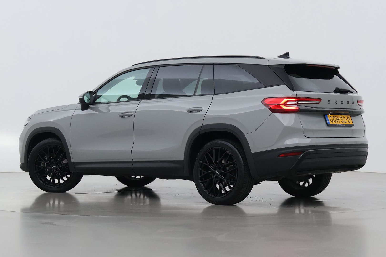 Škoda Kodiaq 1.5 TSI MHEV Tour Edition | ACC | Trekhaak | Keyless | Camera | Stoelverwarming | Memory | Getint glas | 20 Inch