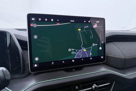 Škoda Kodiaq 1.5 TSI MHEV Tour Edition | ACC | Trekhaak | Keyless | Camera | Stoelverwarming | Memory | Getint glas | 20 Inch