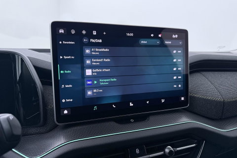 Škoda Kodiaq 1.5 TSI MHEV Tour Edition | ACC | Trekhaak | Keyless | Camera | Stoelverwarming | Memory | Getint glas | 20 Inch