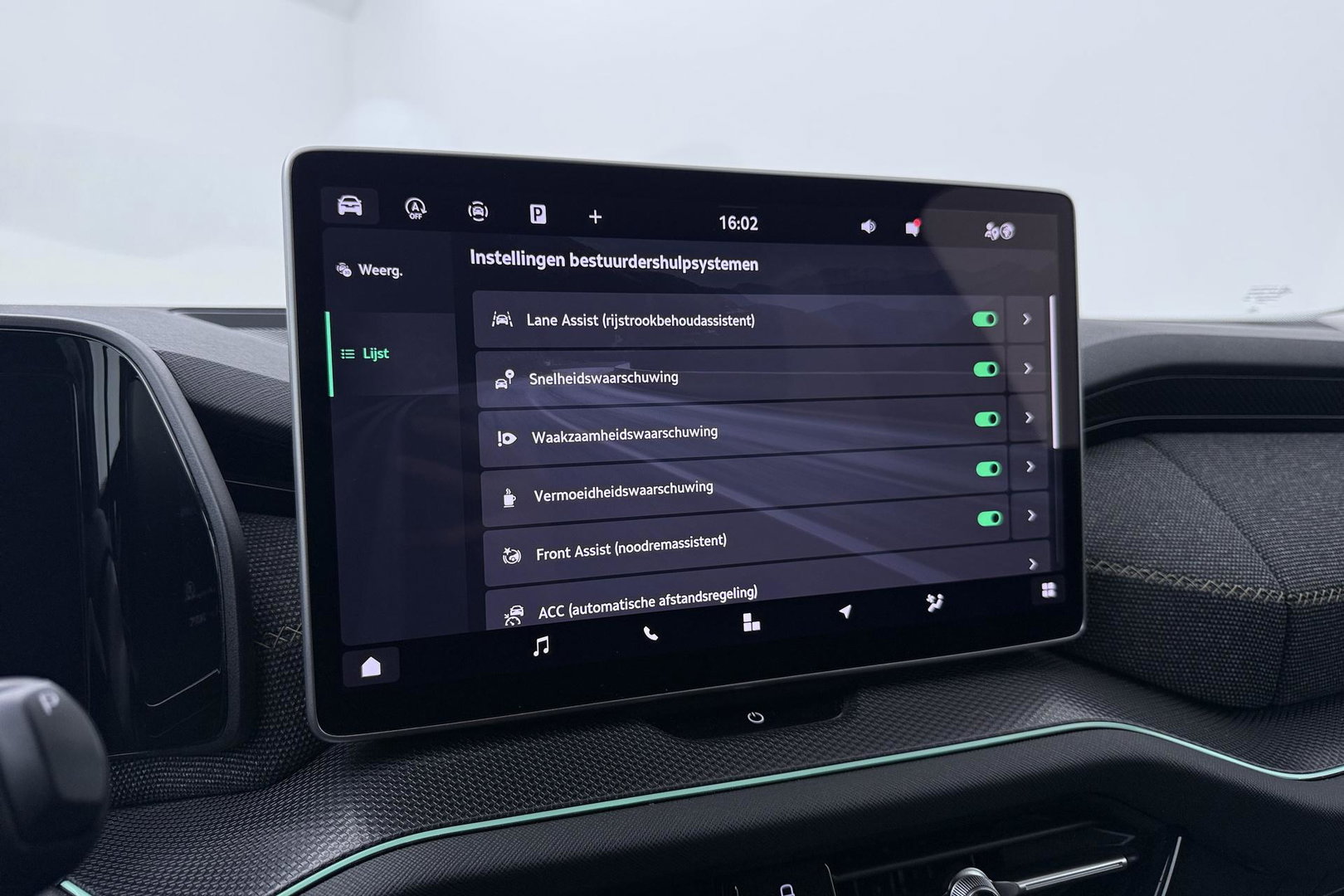 Škoda Kodiaq 1.5 TSI MHEV Tour Edition | ACC | Trekhaak | Keyless | Camera | Stoelverwarming | Memory | Getint glas | 20 Inch
