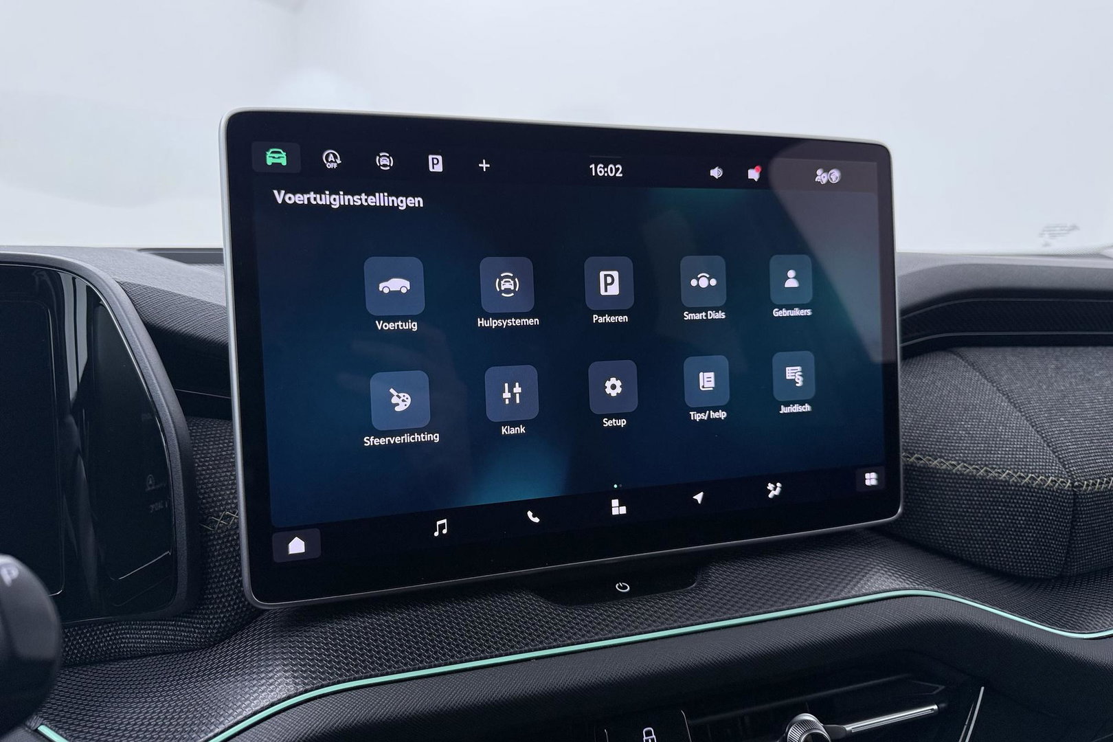 Škoda Kodiaq 1.5 TSI MHEV Tour Edition | ACC | Trekhaak | Keyless | Camera | Stoelverwarming | Memory | Getint glas | 20 Inch