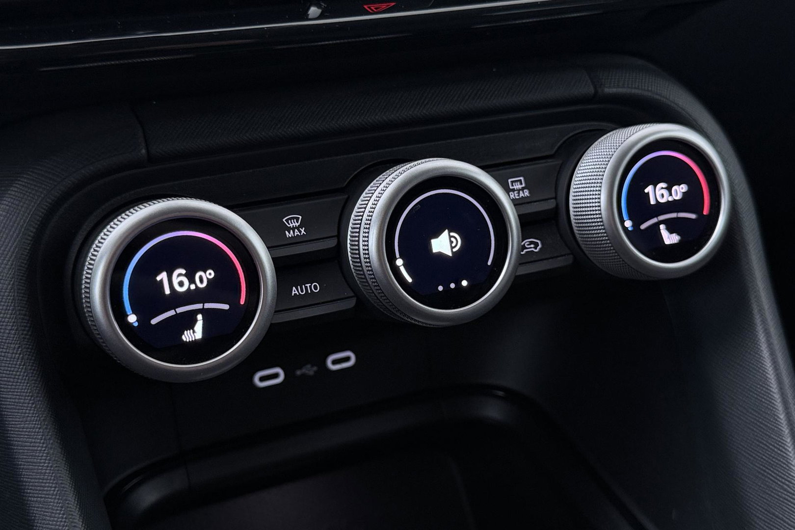 Škoda Kodiaq 1.5 TSI MHEV Tour Edition | ACC | Trekhaak | Keyless | Camera | Stoelverwarming | Memory | Getint glas | 20 Inch