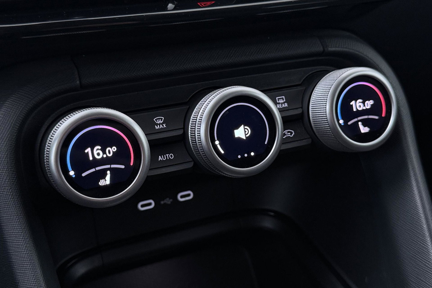 Škoda Kodiaq 1.5 TSI MHEV Tour Edition | ACC | Trekhaak | Keyless | Camera | Stoelverwarming | Memory | Getint glas | 20 Inch