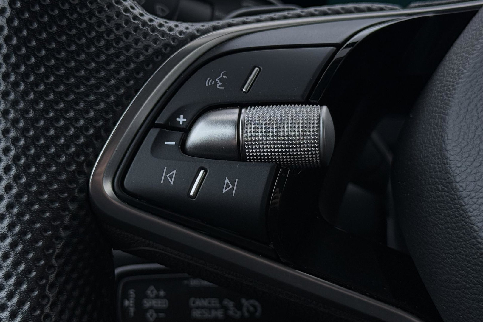Škoda Kodiaq 1.5 TSI MHEV Tour Edition | ACC | Trekhaak | Keyless | Camera | Stoelverwarming | Memory | Getint glas | 20 Inch