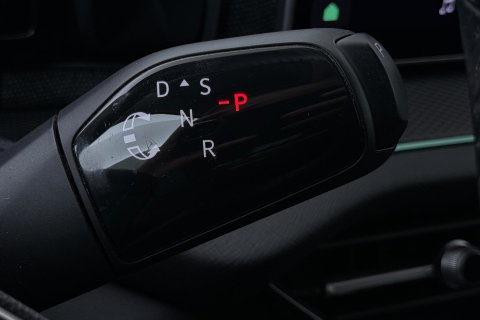 Škoda Kodiaq 1.5 TSI MHEV Tour Edition | ACC | Trekhaak | Keyless | Camera | Stoelverwarming | Memory | Getint glas | 20 Inch