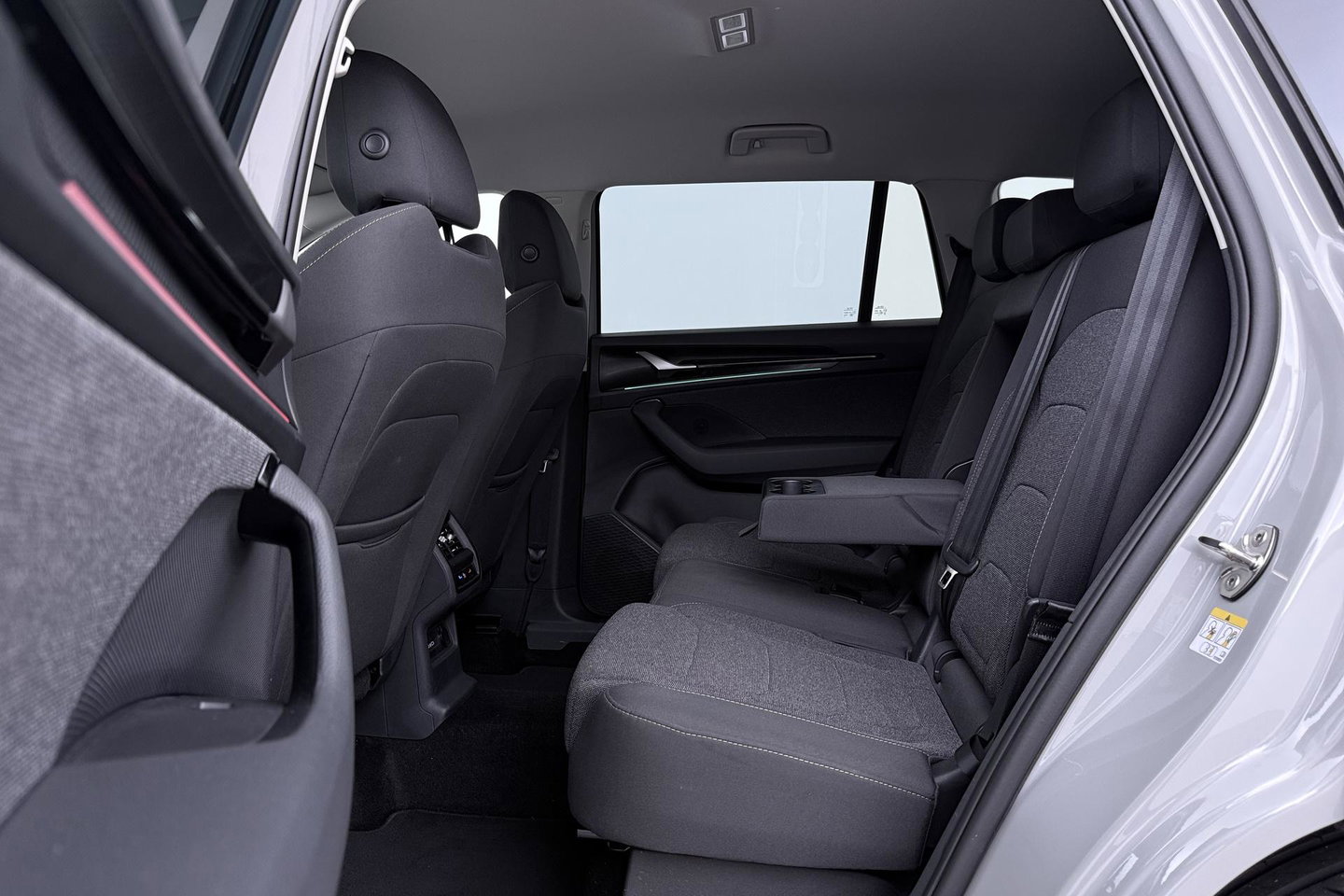 Škoda Kodiaq 1.5 TSI MHEV Tour Edition | ACC | Trekhaak | Keyless | Camera | Stoelverwarming | Memory | Getint glas | 20 Inch