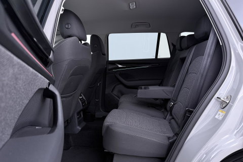 Škoda Kodiaq 1.5 TSI MHEV Tour Edition | ACC | Trekhaak | Keyless | Camera | Stoelverwarming | Memory | Getint glas | 20 Inch