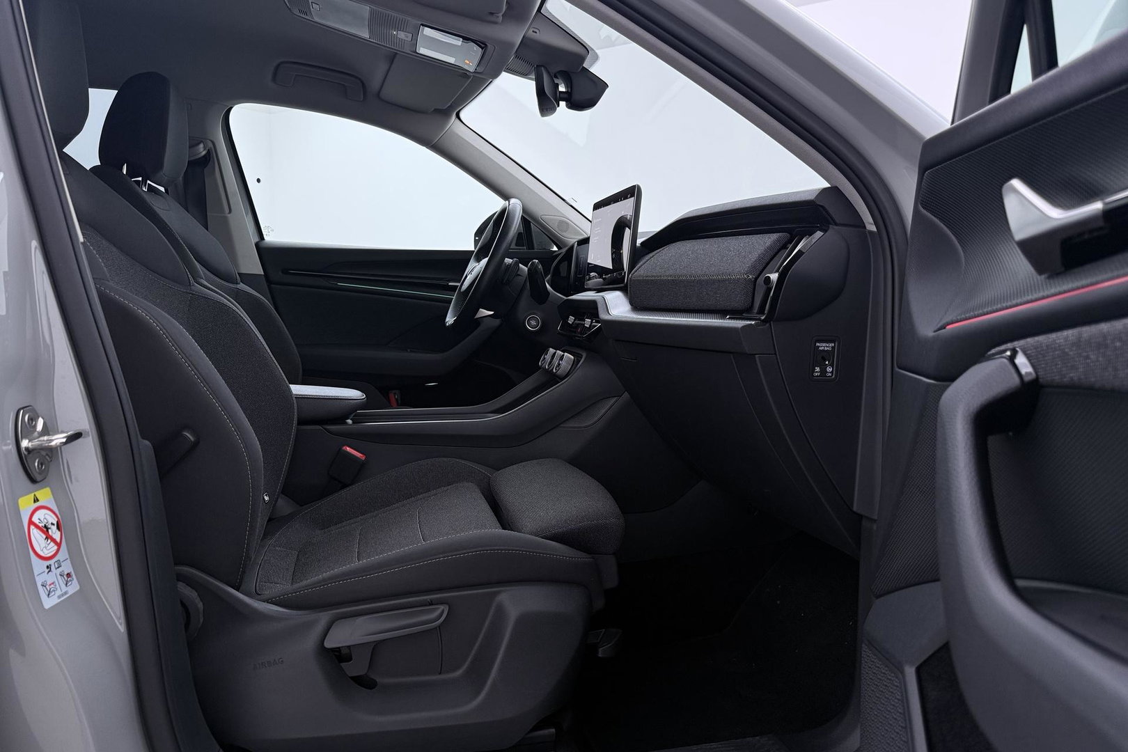 Škoda Kodiaq 1.5 TSI MHEV Tour Edition | ACC | Trekhaak | Keyless | Camera | Stoelverwarming | Memory | Getint glas | 20 Inch