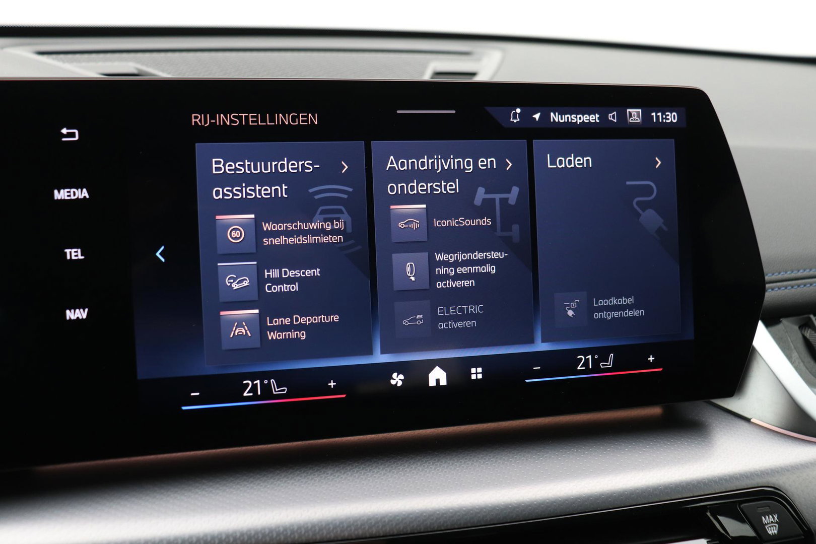 BMW X1 xDrive25e | M Sport | Adaptief M-onderstel | Camera | Adaptieve LED | Cruise Control | Stoelverwarming