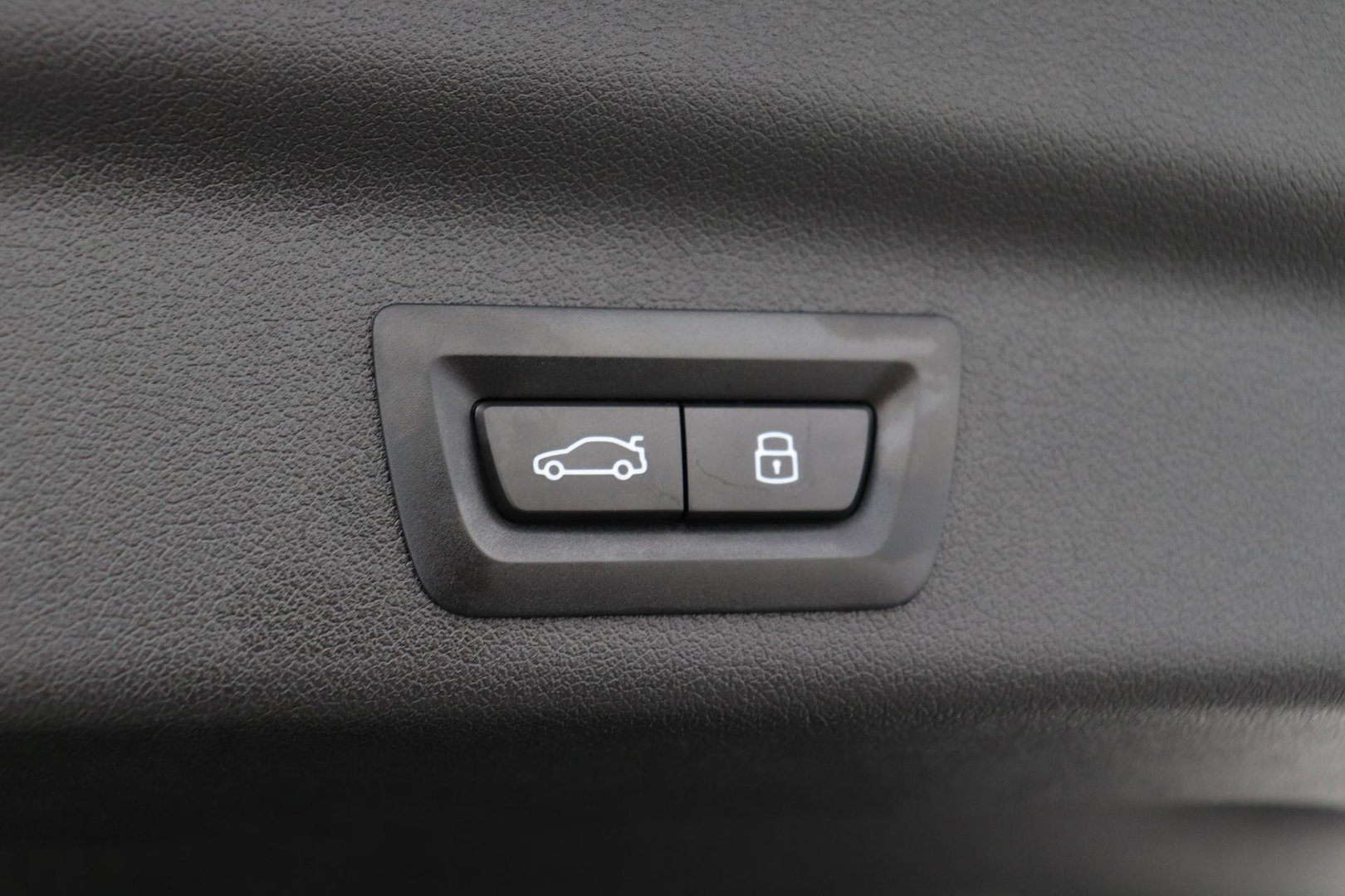 BMW X1 xDrive25e | M Sport | Adaptief M-onderstel | Camera | Adaptieve LED | Cruise Control | Stoelverwarming