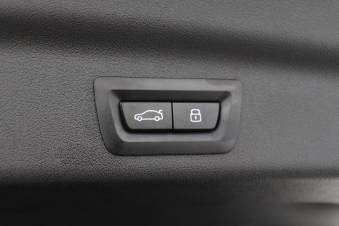 BMW X1 xDrive25e | M Sport | Adaptief M-onderstel | Camera | Adaptieve LED | Cruise Control | Stoelverwarming