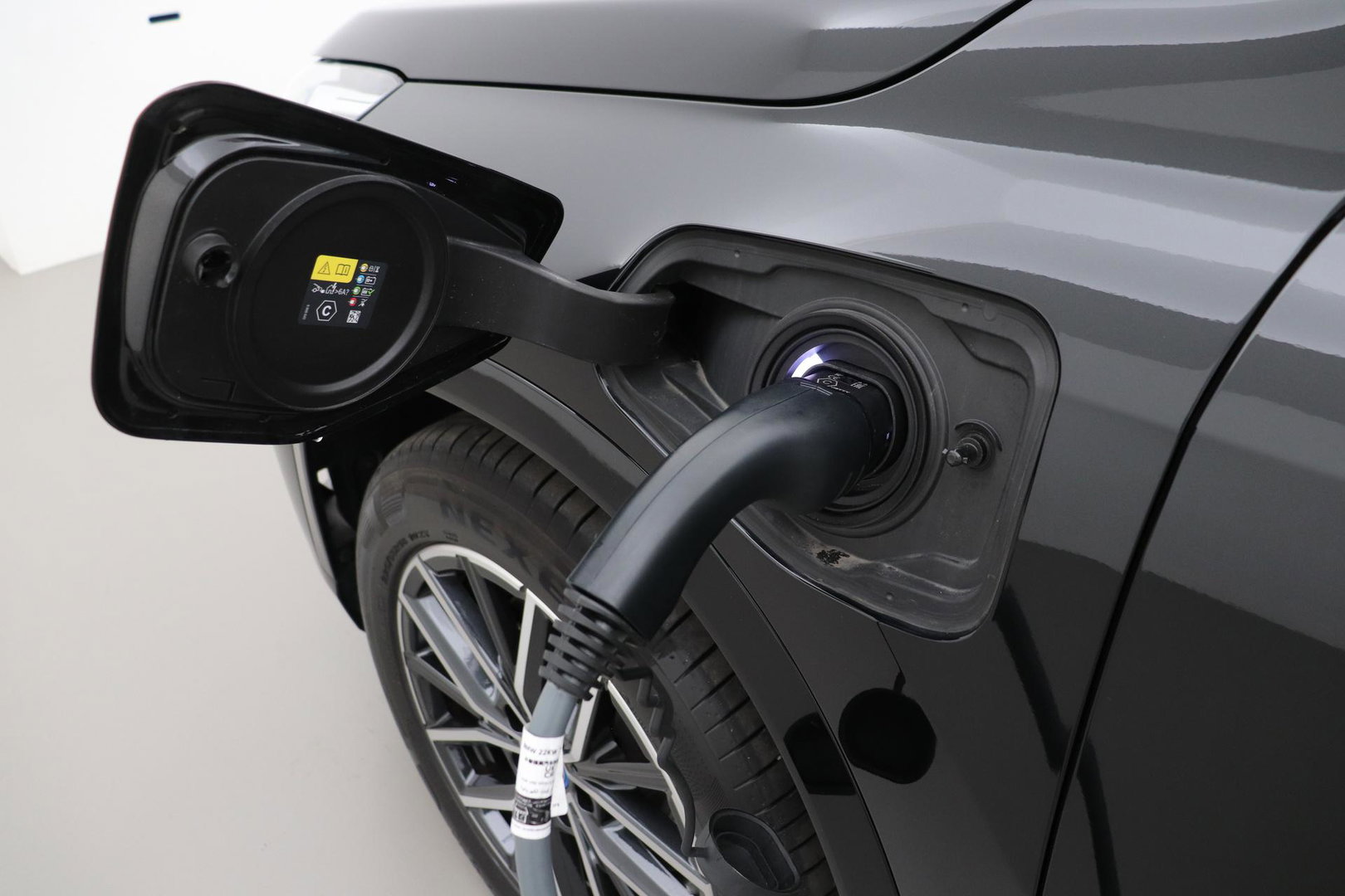 BMW X1 xDrive25e | M Sport | Adaptief M-onderstel | Camera | Adaptieve LED | Cruise Control | Stoelverwarming