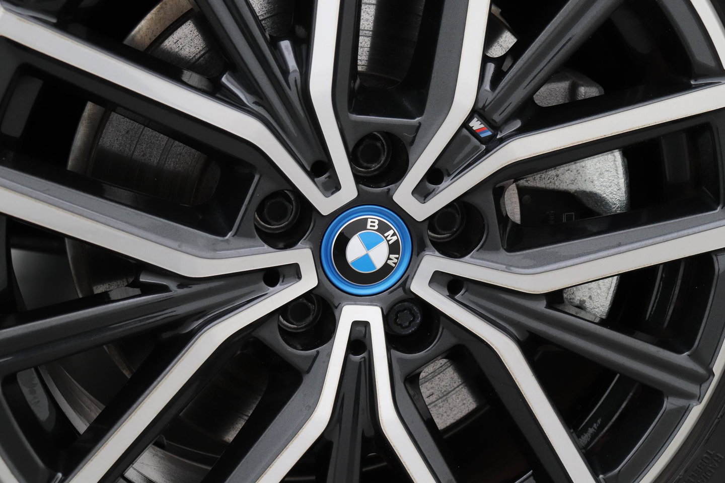 BMW X1 xDrive25e | M Sport | Adaptief M-onderstel | Camera | Adaptieve LED | Cruise Control | Stoelverwarming