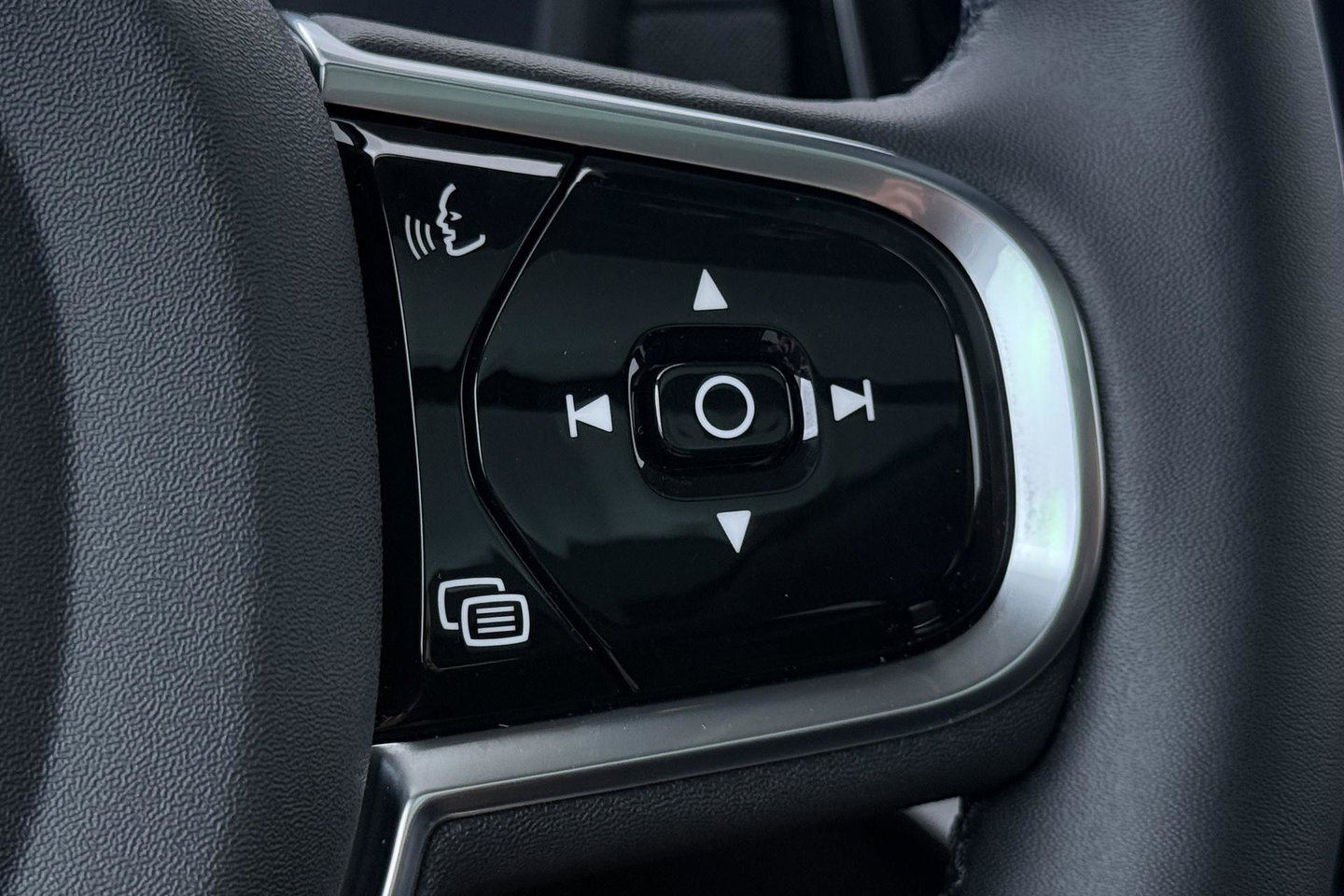 Volvo XC90 T8 Ultra Bright | MY27 | Harman/Kardon | Panoramadak | Trekhaak | 360° Camera | Head-Up | ACC | 21 Inch