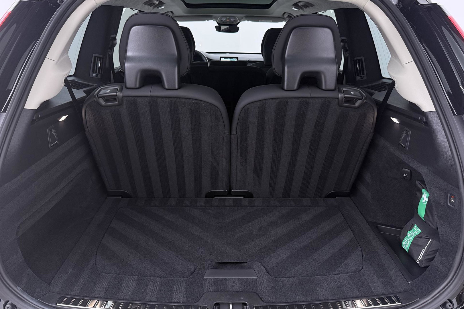 Volvo XC90 T8 Ultra Bright | MY27 | Harman/Kardon | Panoramadak | Trekhaak | 360° Camera | Head-Up | ACC | 21 Inch