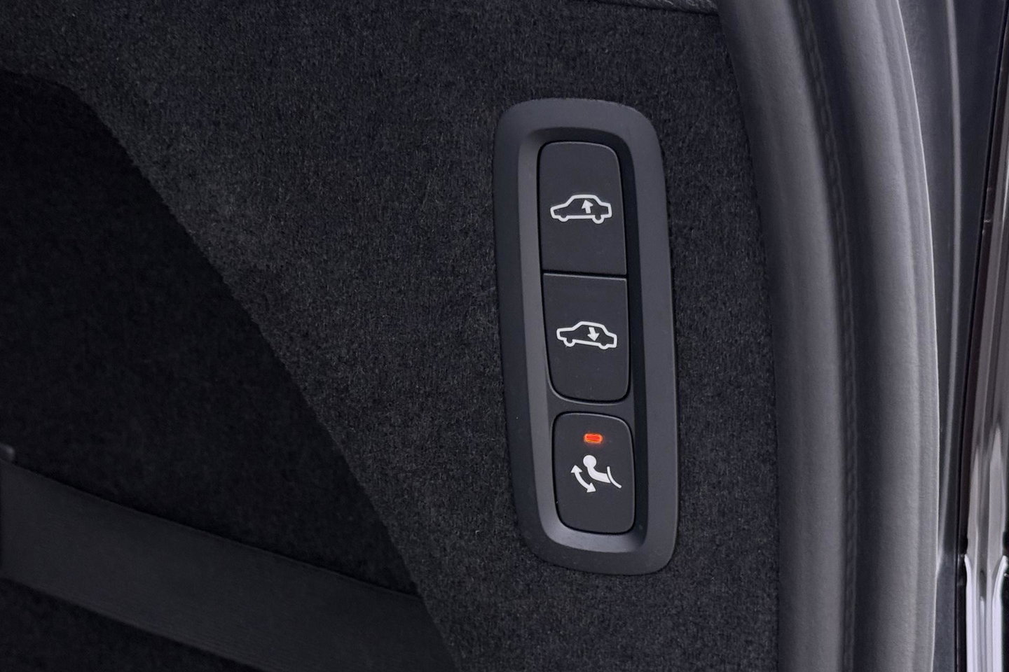 Volvo XC90 T8 Ultra Bright | Bowers&Wilkins | Luchtvering | Trekhaak | Panoramadak | 360° Camera | Massage | Stoelventilatie | 22 Inch